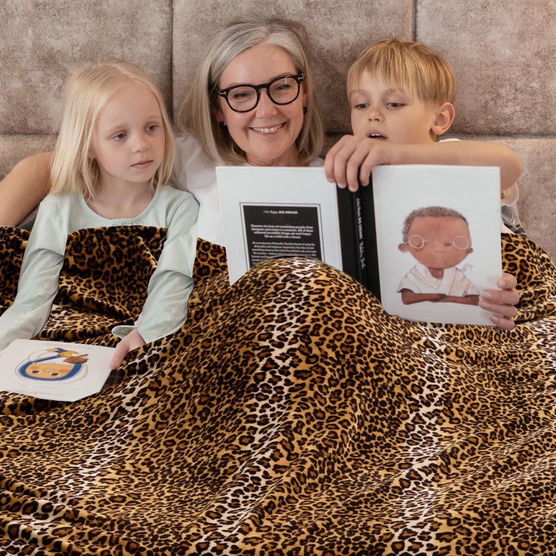 Bnuitland Leopard Print Flannel Twin Size Blanket with Storage Pouch for Bed Sofa Couch Travel, 300 GSM Double Sided Super Soft Fuzzy Fluffy Cheetah Print Blanket for Adults and Kids, 60x80 inch - Image 3